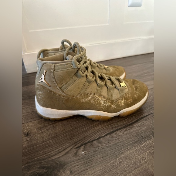 Nike Air Jordan 11 Shoes Womens Size 8 Green Basketball Sneakers AR0715-200 - Picture 5 of 16